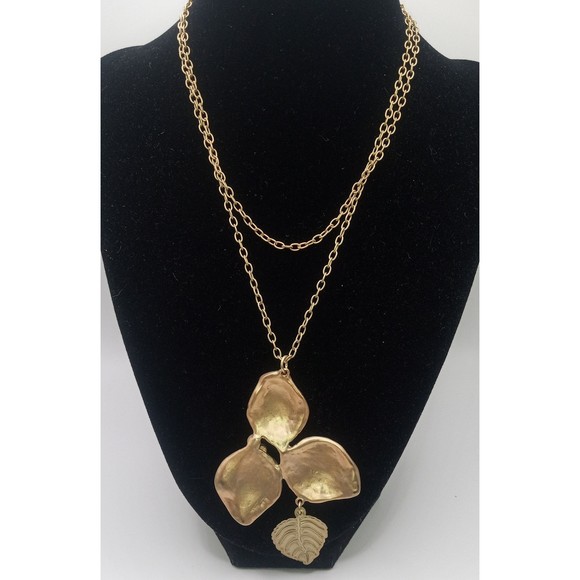 Coldwater Creek Enamel Orange Flower Gold Tone Leaf Pendant Necklace - Picture 3 of 10